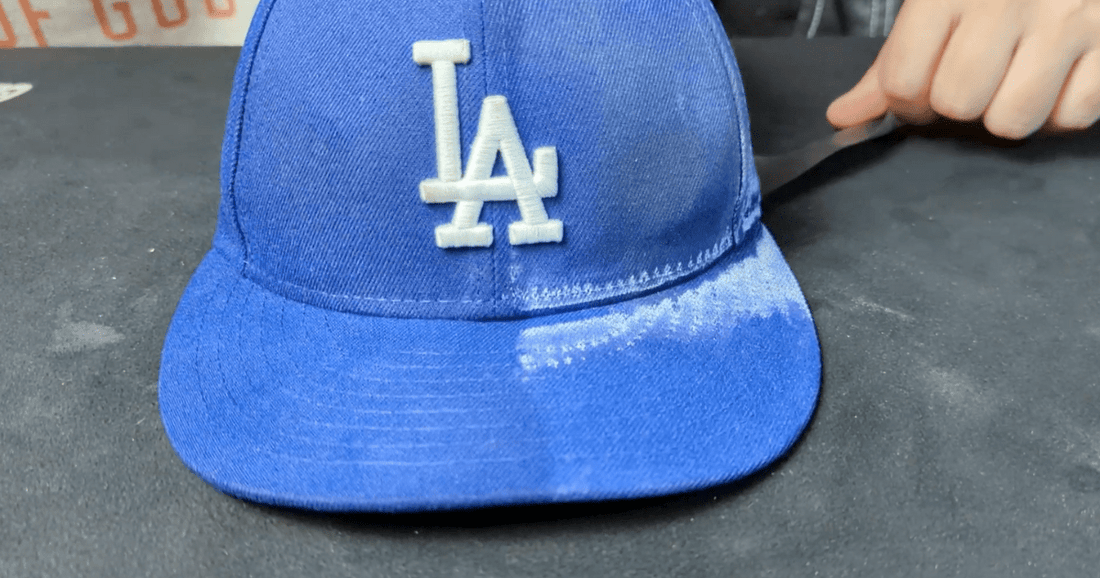 【簡単】ニューエラの洗い方|洗濯不要で汗ジミや汚れを徹底クリーニング - KicksWrap®︎