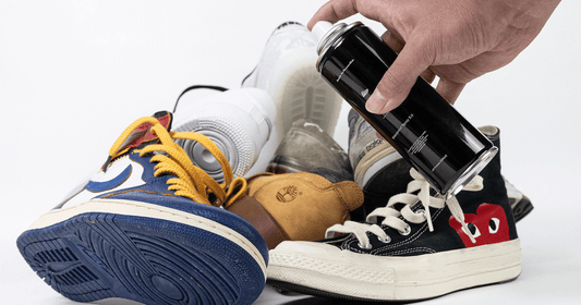 【手順写真付】スニーカーの防水スプレーの使い方｜注意点や効果の様子も紹介 - KicksWrap®︎