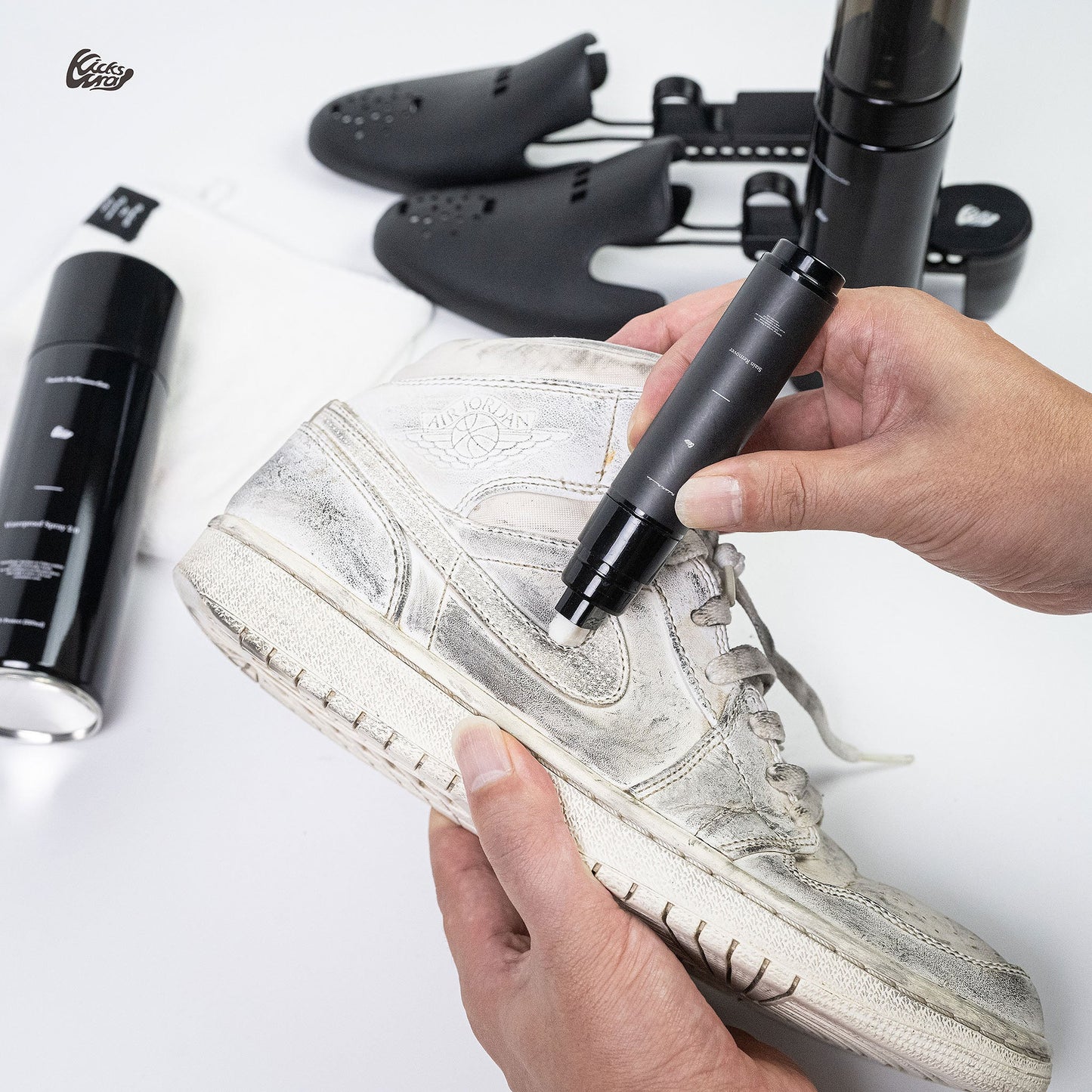 The Starter Sneaker Care Kit - KicksWrap®︎ (キックスラップ)